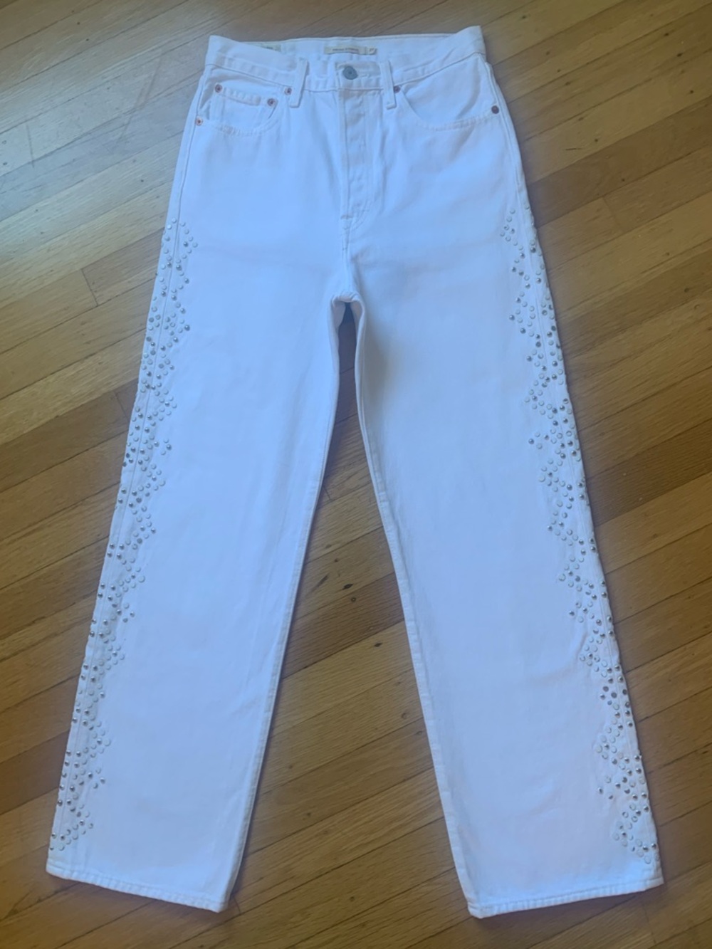 EUC Levi Strauss & Co of SF., Calif White Straight Leg Hi-Rise Stud Jeans 27x29